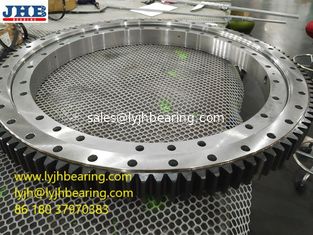 الصين VSA250755 N Slewing Bearing Factory 898x655x80mm لرافعة البضائع العائمة المزود